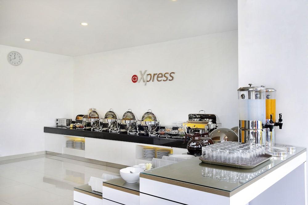 Amaris Hotel Dr. Susilo Grogol Jacarta Exterior foto