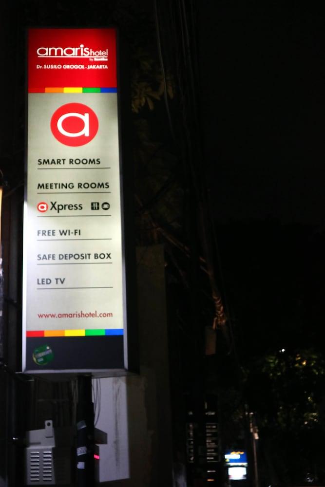 Amaris Hotel Dr. Susilo Grogol Jacarta Exterior foto