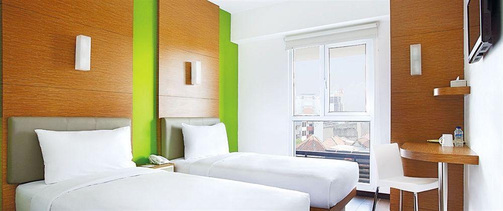Amaris Hotel Dr. Susilo Grogol Jacarta Exterior foto